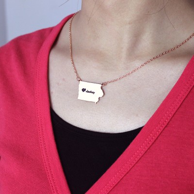 Iowa State USA Map Necklace With Heart Name Rose Gold - The Handmade ™