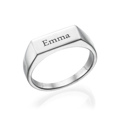 Engraved Signet Ring in Silver - The Handmade ™