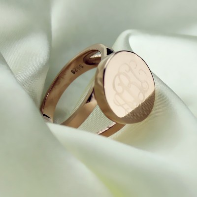 Rose Gold Circle Signet Monogram Ring - The Handmade ™
