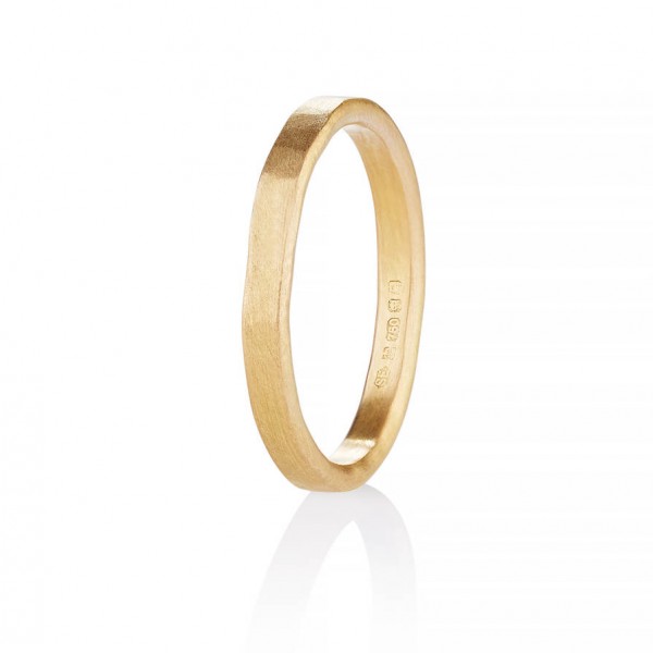 Arturo Hammered Wedding Ring For Men In Fairtrade Gold - The Handmade ™