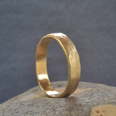 Gold Hammered Wedding Ring - The Handmade ™