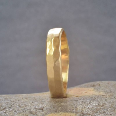 Gold Hammered Wedding Ring - The Handmade ™