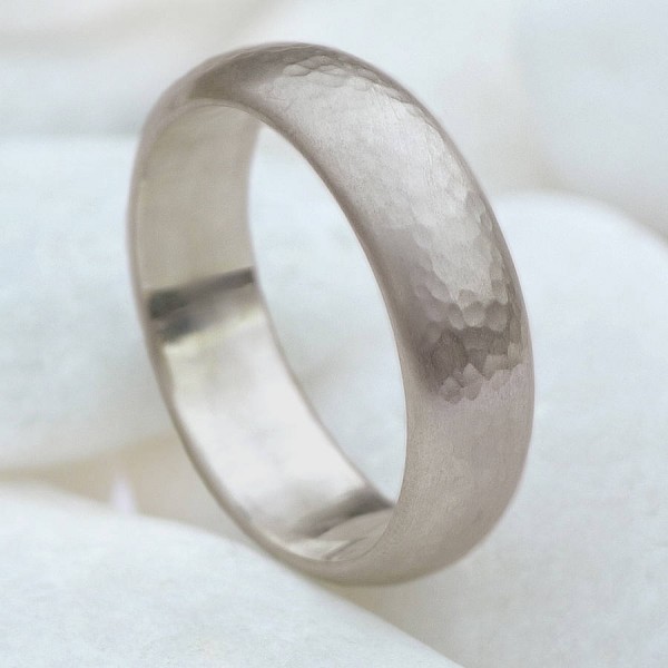 Mens 6mm Hammered Ring In Gold - The Handmade ™