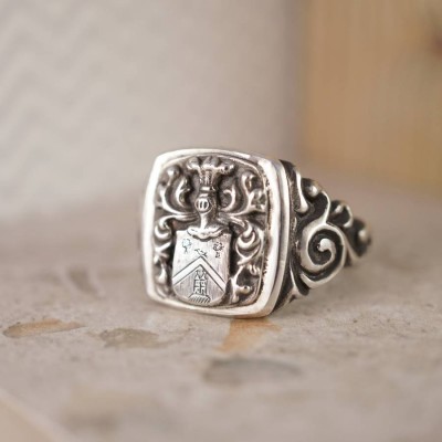 Personalised Coat Of Arms Signet Ring - The Handmade ™