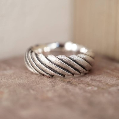 Shell Ring - The Handmade ™