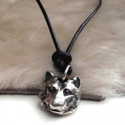 Silver Wolf Head Necklace - The Handmade ™